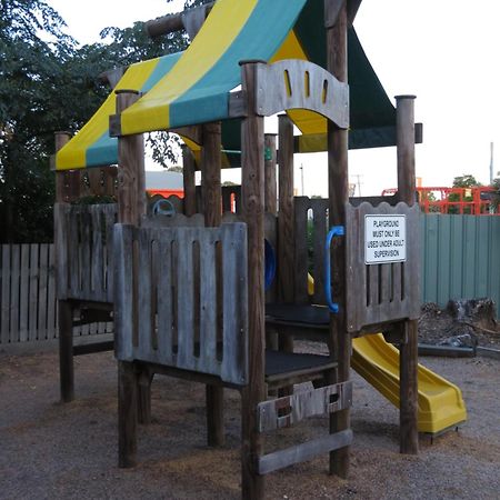 Bundaberg East Cabin And Tourist Park 외부 사진